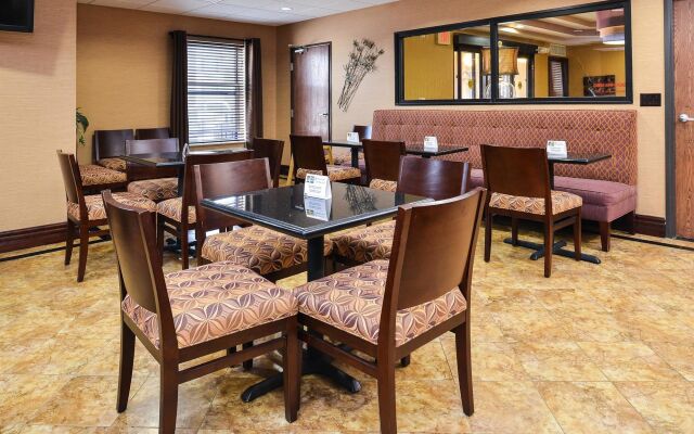 Best Western Plus Midwest Inn & Suites