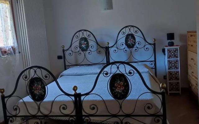 Victor house 011017-LT-0824 with private parking