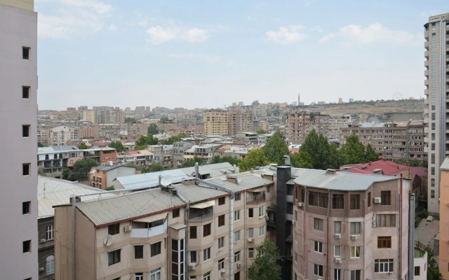 Apartment by Luxe Group DI888