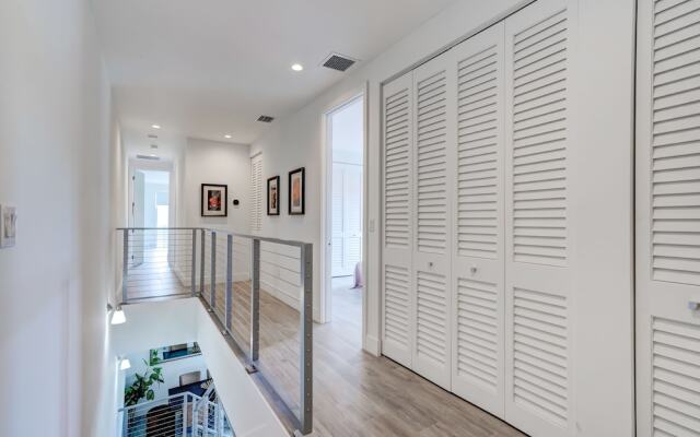 4BR Pool Townhome Duplex by Jos17