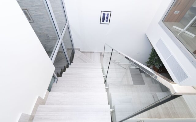 Luxury Villa Darlington - Vine