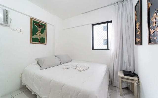 Apt 2 quartos com varanda próximo Praça Casa Forte o bairro mais agradável do Recife ARN901