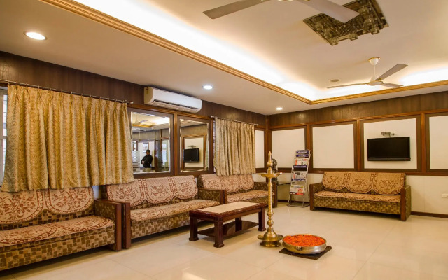 OYO Flagship 983 Hotel Surya Residency