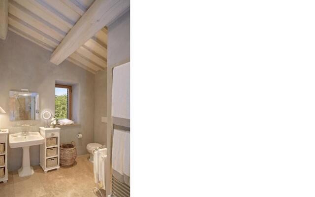 Luxury Villa for 6 Inside a Wonderful Estate-villa Santa