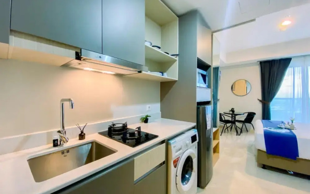 Best View and Comfy Studio at Gold Coast Apartment