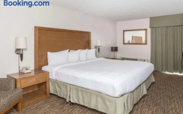 Days Inn Peoria/glendale Hotel And Conference Center