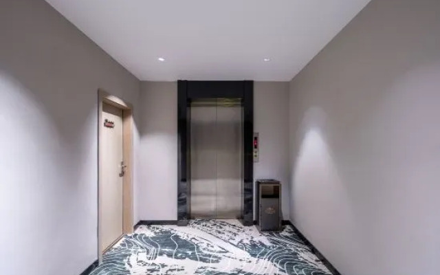 Huanzhu Hotel (Haiyun Square)