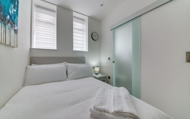 Superior Compact Studio Close to Amenities