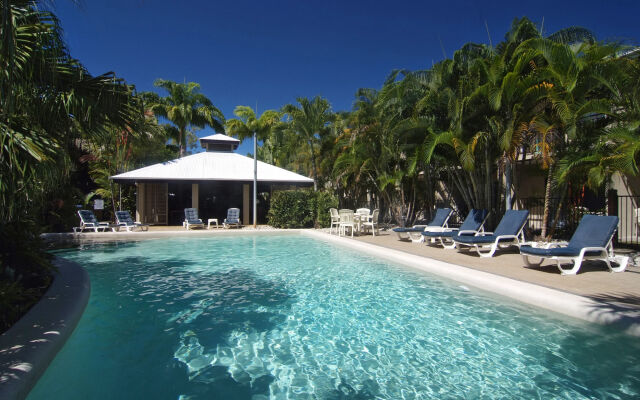 Trinity Beach Club Holiday Apartments