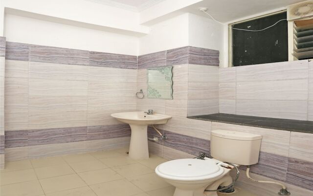 OYO 9775 Home Modern 4BHK Celebration mall