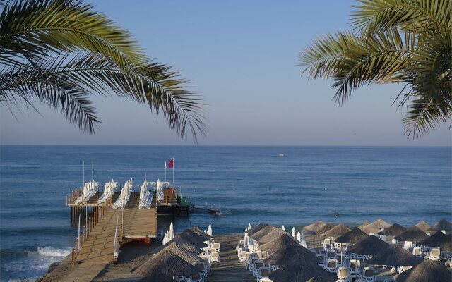 Quattro Beach Spa & Resort Hotel