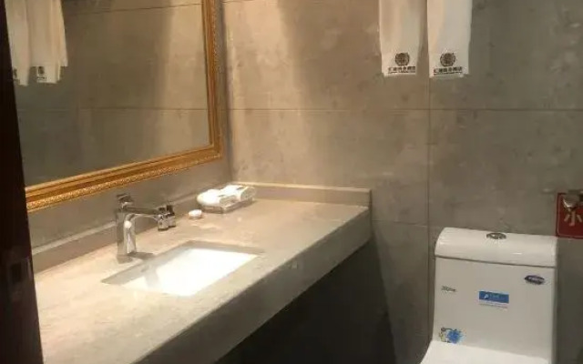 Huitong Business Hotel
