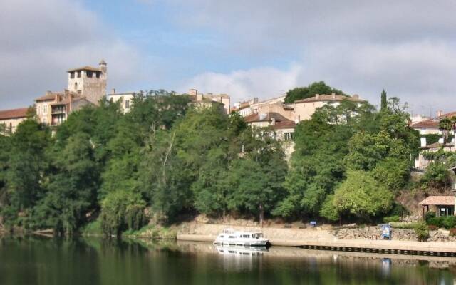 Herbert George Apartment Hotel