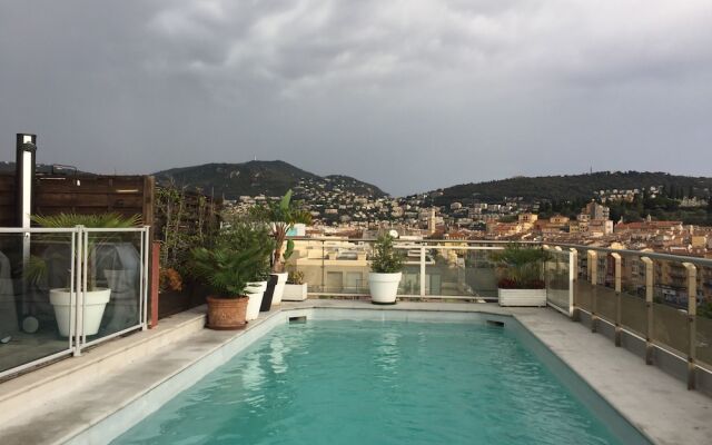 Stay in the heart of Nice