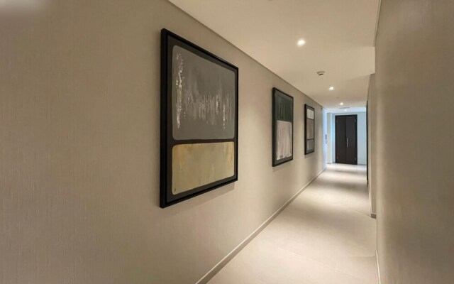 Hyp-lux 4BR Apt With Burj Khalifa View