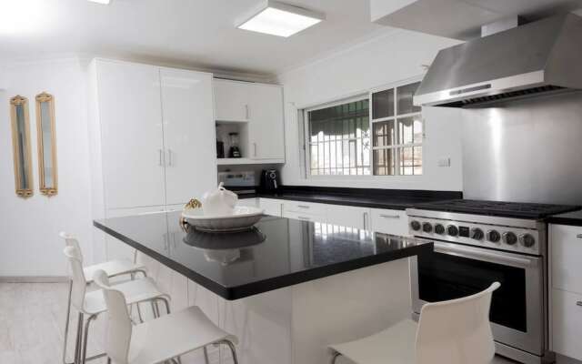 8 Bedrooms Penthouse, Jacuzzi & Private Terrace