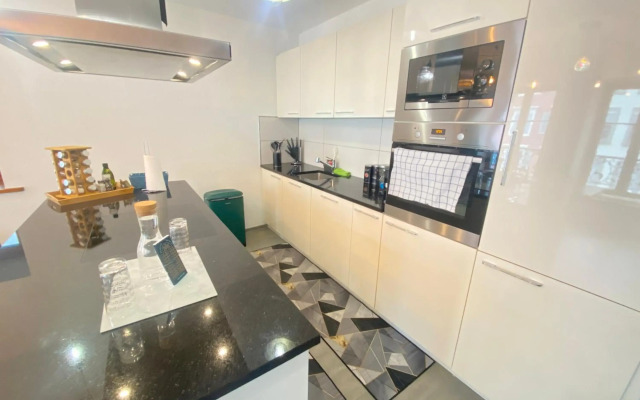 Broadway by Stay Swiss