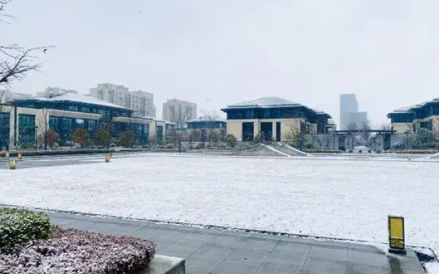 Fengxian Hotel (New District Bus Terminal Store)