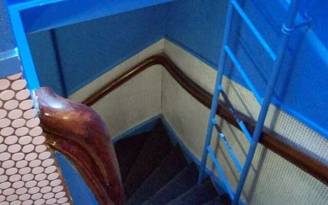 Crossroads Hostel Amsterdam