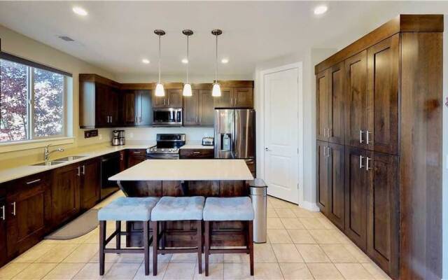 Entrada 672 - 4 Br townhouse by RedAwning