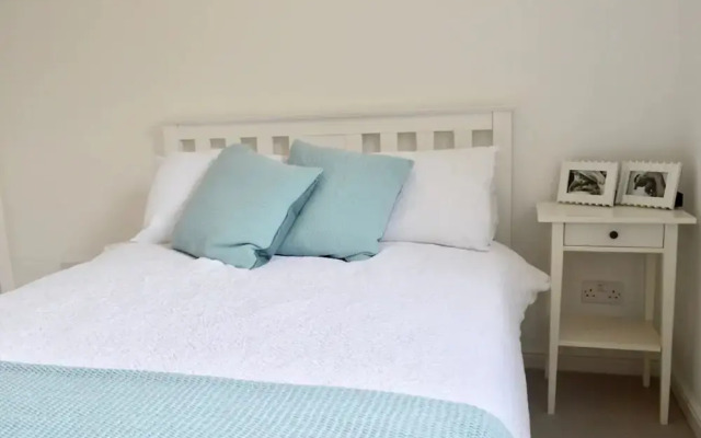 Modern And Central Flat In Roseburn Area