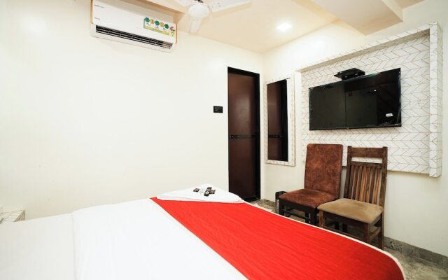 Hotel Versova Inn