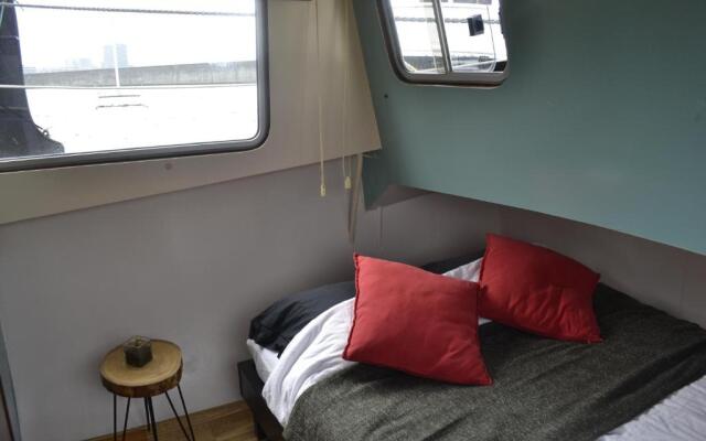 Floating B&B De Griend