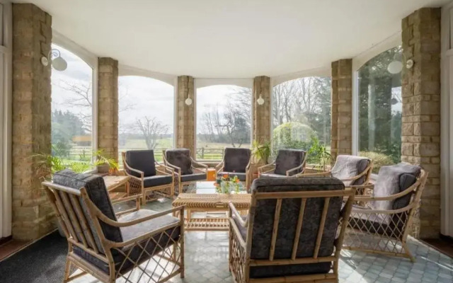 Walltree House