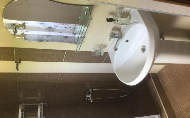 Arpi Guest House Dililjan