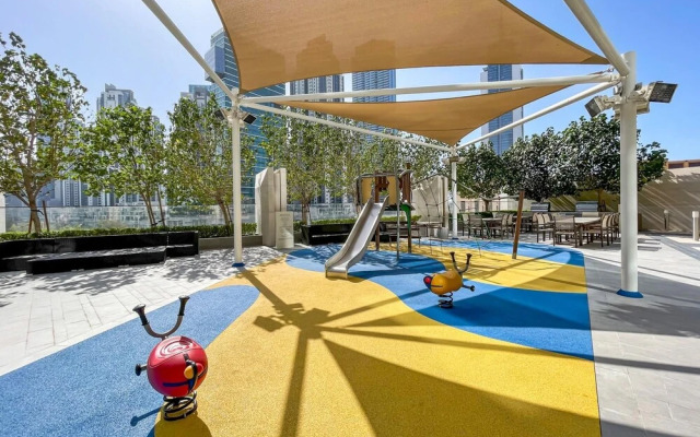 Lux 4BR Duplex in Blvd of Downtown