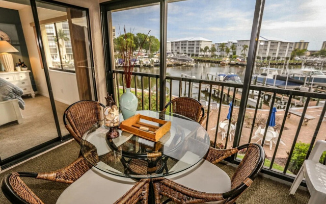 Estero Yacht & Racquet 322