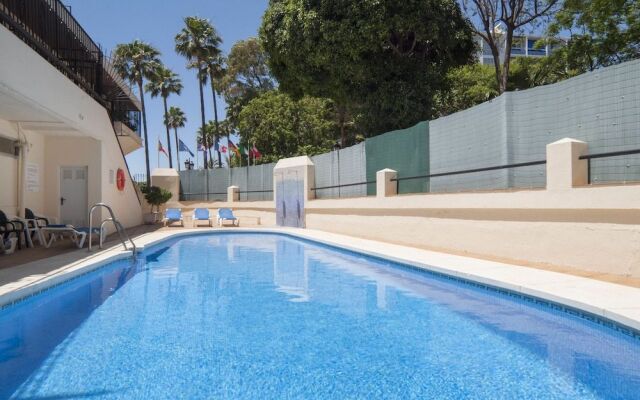 Eden Roc BeachFront Apartments