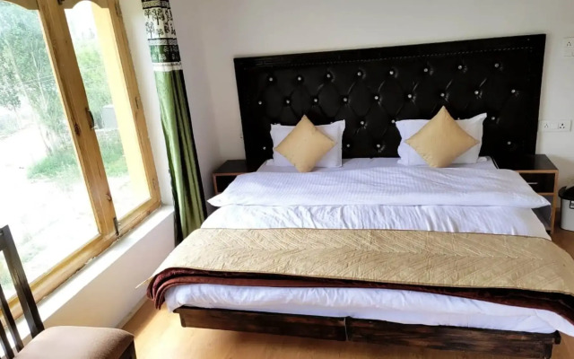 Hotel Nubra Delight and Camps