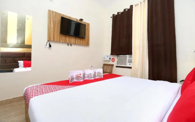 Hotel Royal Shades By OYO Rooms