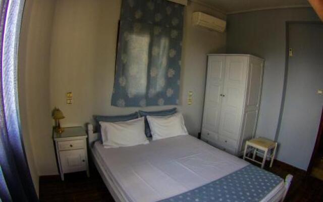 Paradise Studios & Apartments