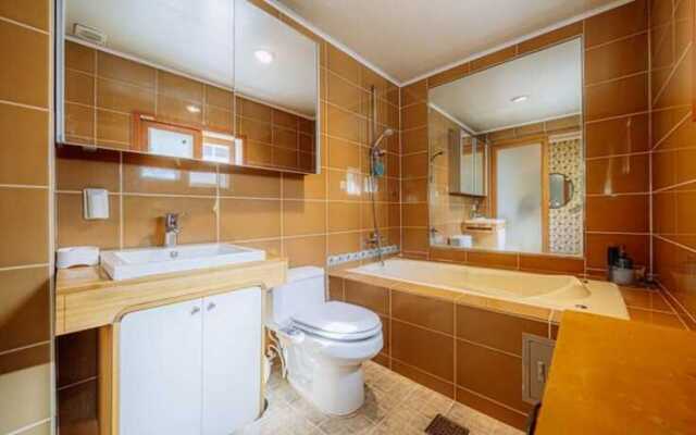 Gapyeong Haetrak Pool Villa Pension