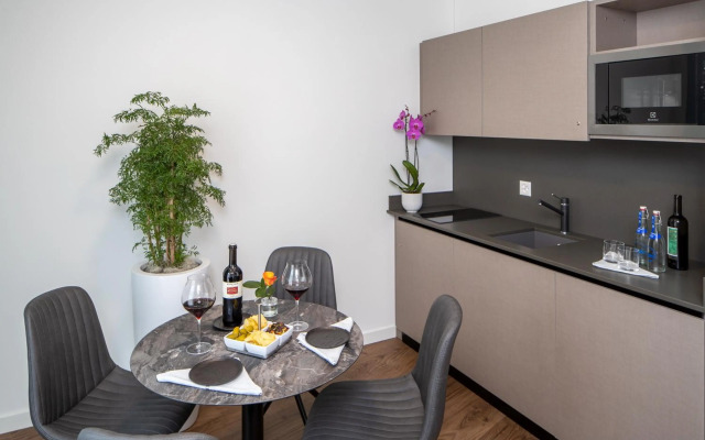 Hotel & LOUNGE LAGO MAGGIORE