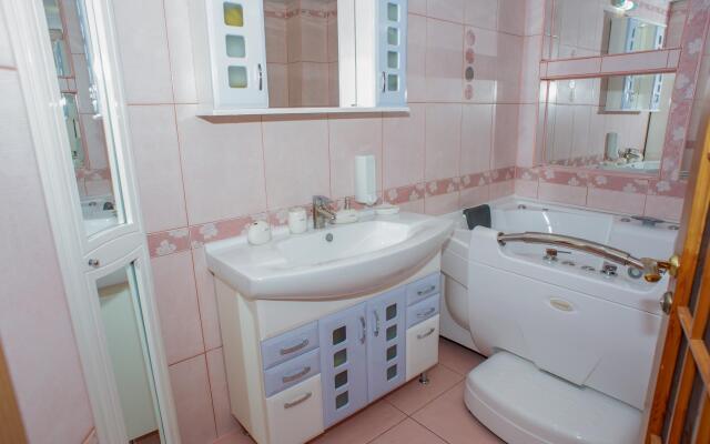 Apartments on 11A Mikheeva Street