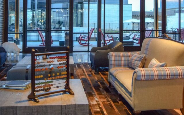 The George, by Valencia Hotel Collection