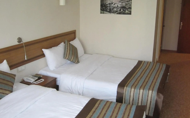 Avlonya Hotel