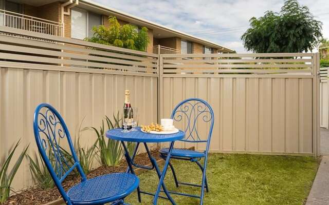 Rustic Charm - Central & Sophisticated