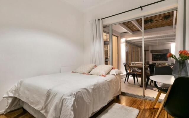 Sail Street 52 by AirAgents