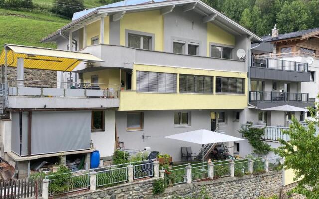 Apart Garni Dorfblick