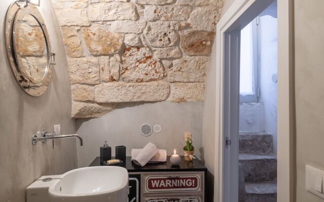 Stone apartment with Terrace by Wonderful Italy