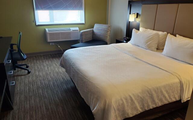 Holiday Inn Express Maspeth, an IHG Hotel