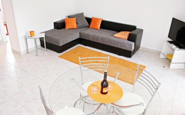Apartment Ada