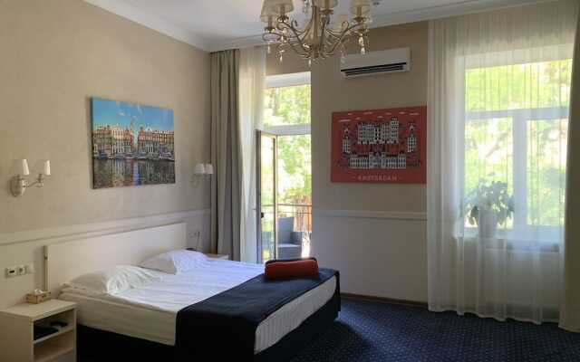 Amsterdam Hotel