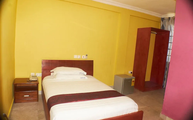 Triple Hill Hotel
