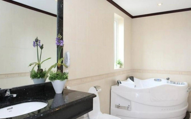 The Sunriver Boutique Hotel Hue