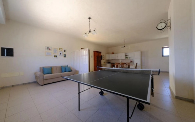 Tenuta con due Abitazioni Indipendenti e Piscina